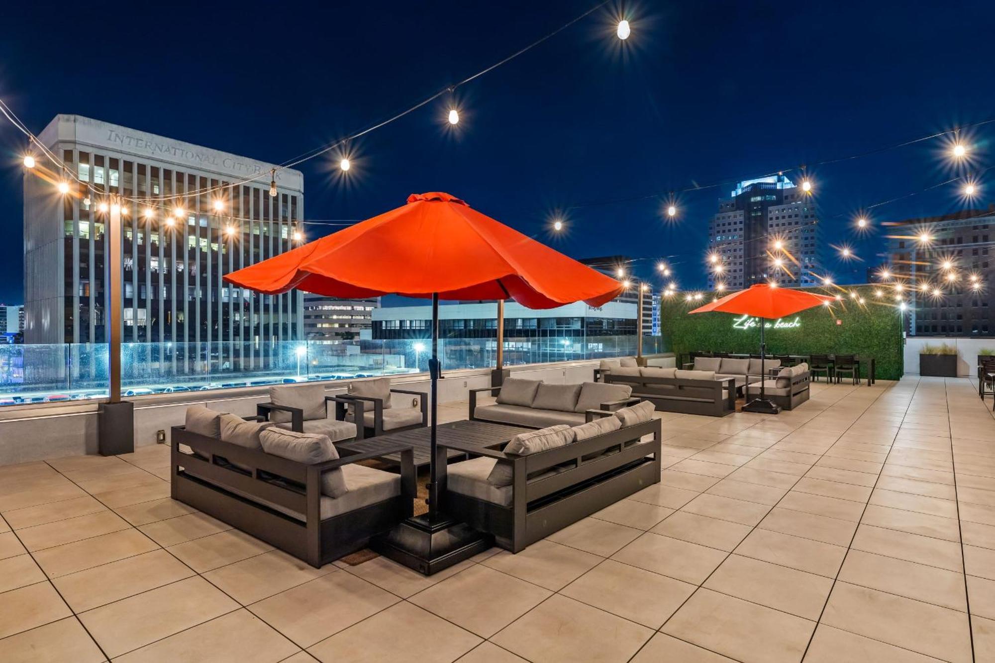Hotel Mai Downtown Лонг Бич Экстерьер фото